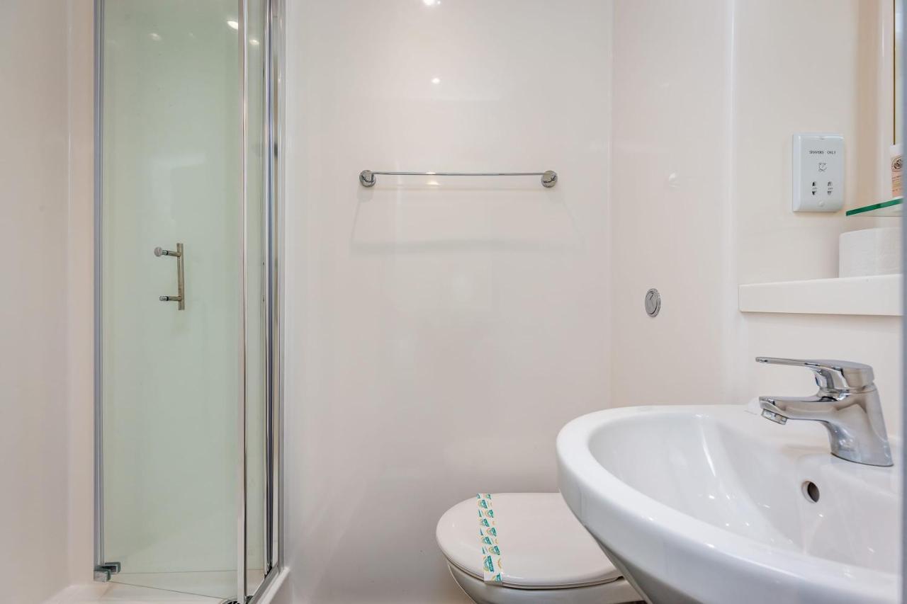 Spacious Ensuite Room With Shared Kitchen Lincoln Exterior foto